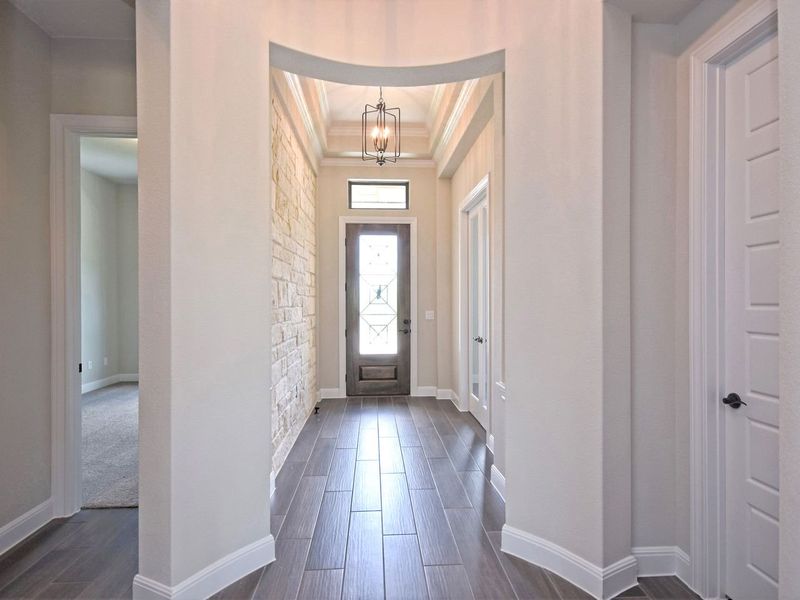 Representative unfurnished interior of a home built from the San Simeon I by Giddens Homes in Clearwater Ranch, Liberty Hill (Image 386).