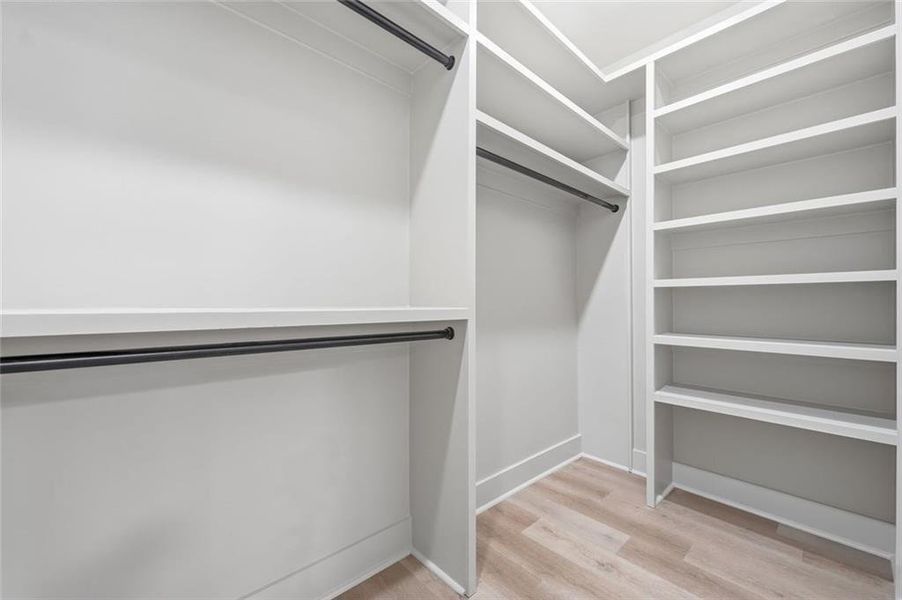 Spacious, unfurnished interior of a new home in , Athens (Image 27).