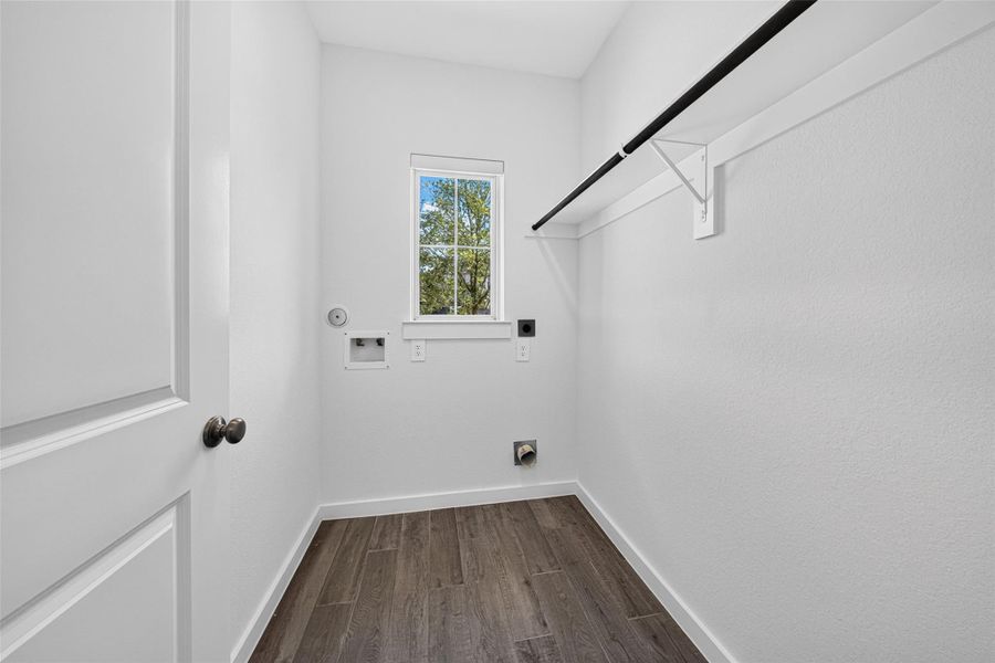 Spacious, unfurnished interior of a new home in Cross Creek Ranch: 40ft. lots, Fulshear (Image 38). Spacious, unfurnished interior of a new home in Cross Creek Ranch: 40ft. lots, Fulshear (Image 38).