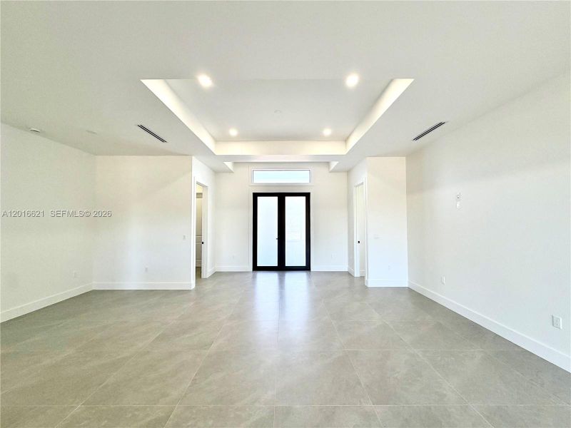Spacious, unfurnished interior of a new home in , Naples (Image 20). Spacious, unfurnished interior of a new home in , Naples (Image 20).
