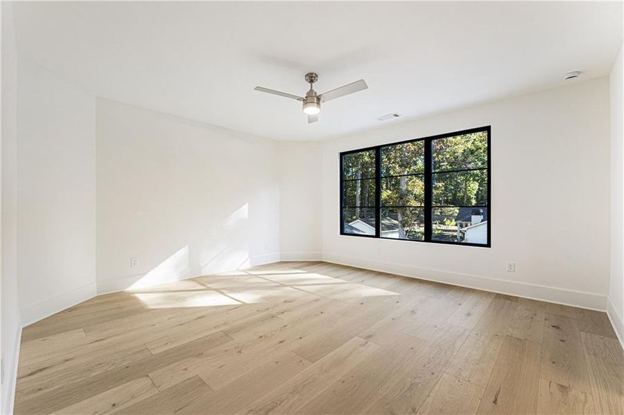 Spacious, unfurnished interior of a new home in , Alpharetta (Image 28).