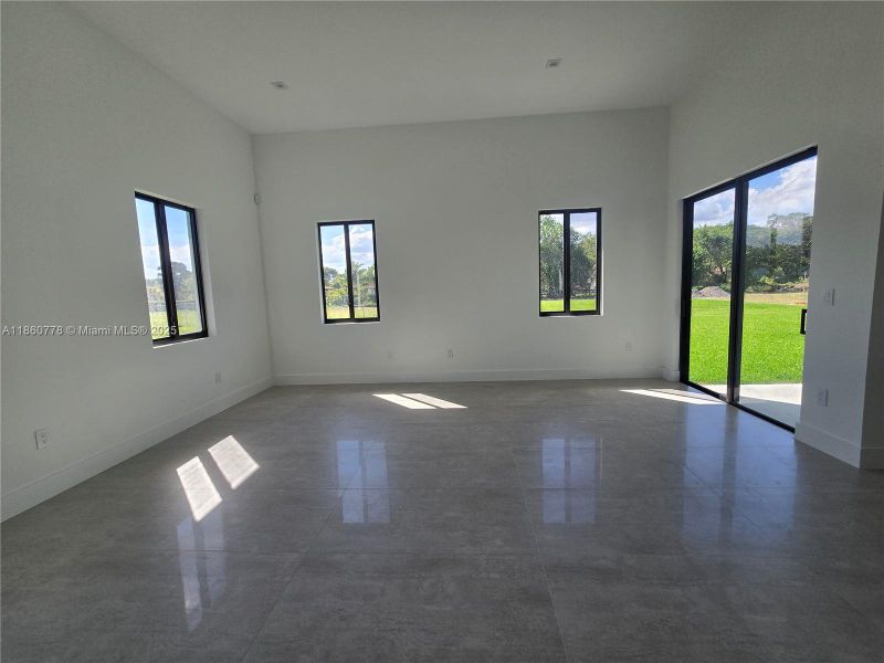 Spacious, unfurnished interior of a new home in , Homestead (Image 70).