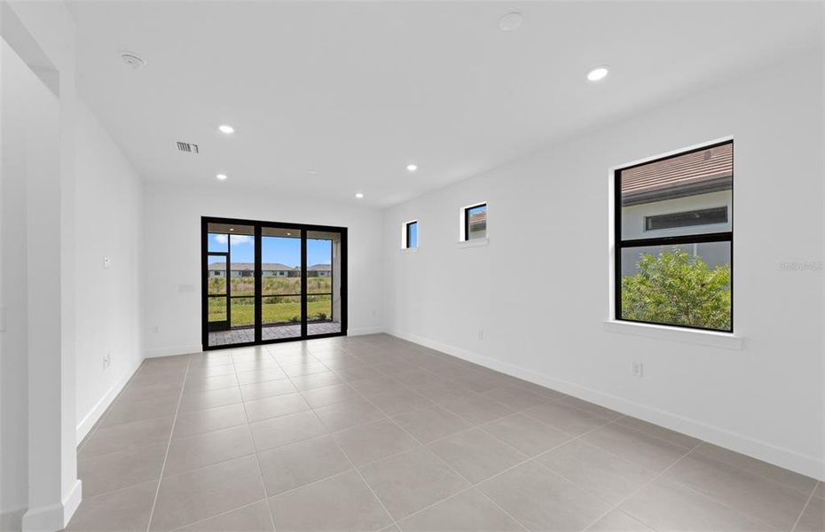 Spacious, unfurnished interior of a new home in Talon Preserve on Palmer Ranch, Nokomis (Image 23). Spacious, unfurnished interior of a new home in Talon Preserve on Palmer Ranch, Nokomis (Image 23).