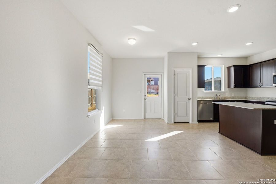 Spacious, unfurnished interior of a new home in Cinco Lakes, San Antonio (Image 32). Spacious, unfurnished interior of a new home in Cinco Lakes, San Antonio (Image 32).
