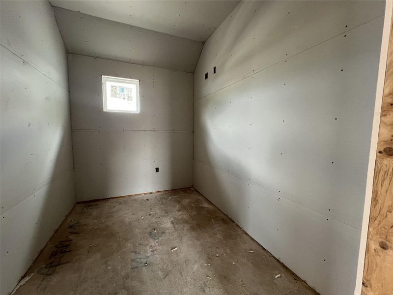 Spacious, unfurnished interior of a new home in Rolling Glen, Hutto (Image 9). Spacious, unfurnished interior of a new home in Rolling Glen, Hutto (Image 9).
