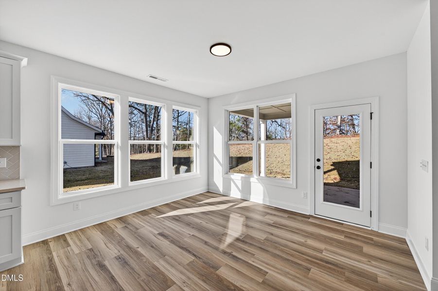 17 -122 w fountainhead lane, interior