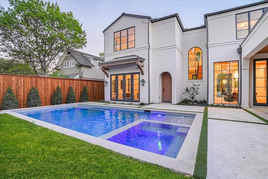 Exterior details and patio area of a home in , Dallas (Image 29).