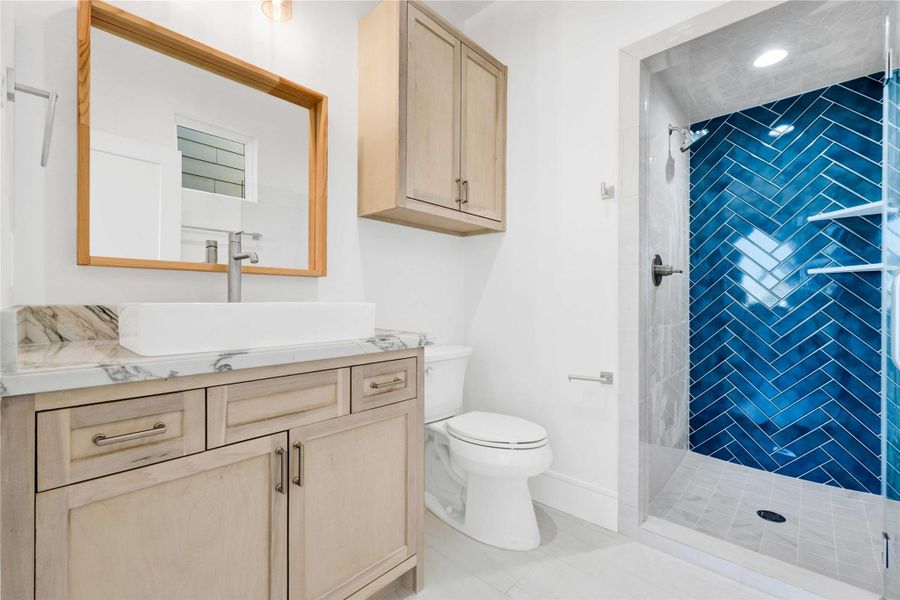 En-suite bathroom on the third floor