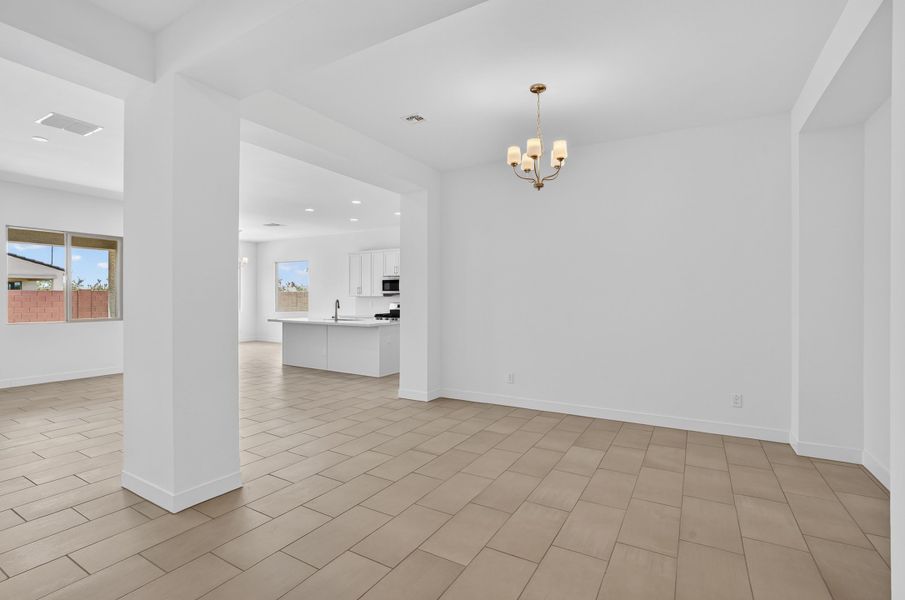 Spacious, unfurnished interior of a new home in Stonehaven, Glendale (Image 28).