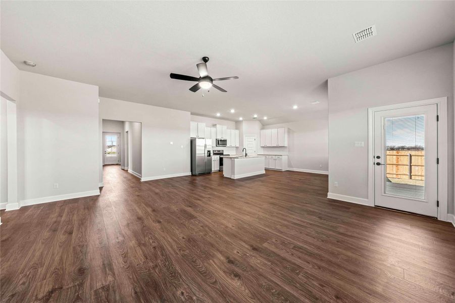 Spacious, unfurnished interior of a new home in Colson Ranch, Jarrell (Image 5).