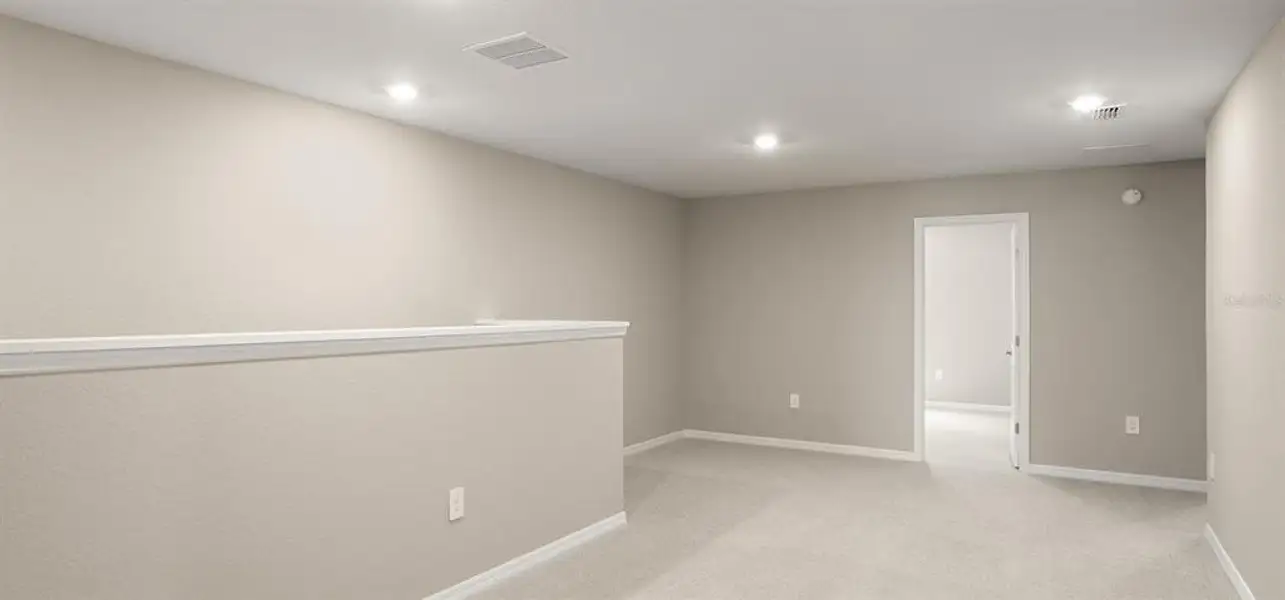 Spacious, unfurnished interior of a new home in , St. Cloud (Image 25).