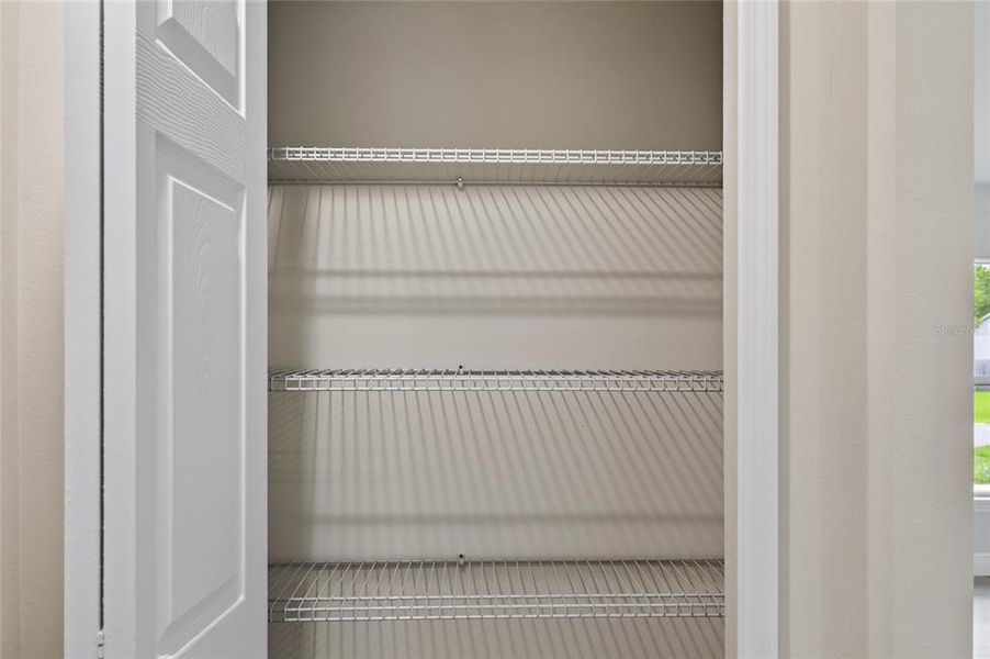 Close-up of interior finishes inside a home in , Dunnellon (Image 18).
