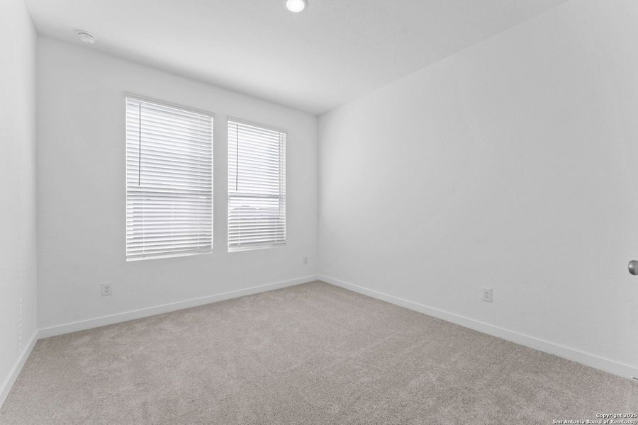 Spacious, unfurnished interior of a new home in , New Braunfels (Image 16).