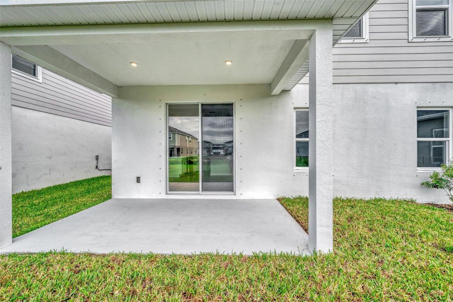 Furnished interior view inside a new home in Central Park, Port St. Lucie (Image 8).