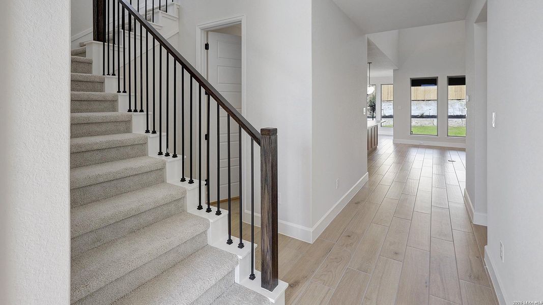 Spacious, unfurnished interior of a new home in The Ranches at Creekside, Boerne (Image 26).