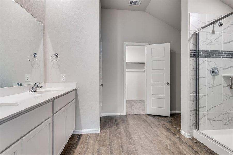 Furnished interior view inside a new home in , Fort Worth (Image 12).