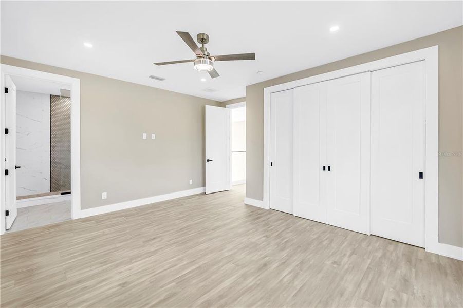 Spacious, unfurnished interior of a new home in , St. Petersburg (Image 49). Spacious, unfurnished interior of a new home in , St. Petersburg (Image 49).