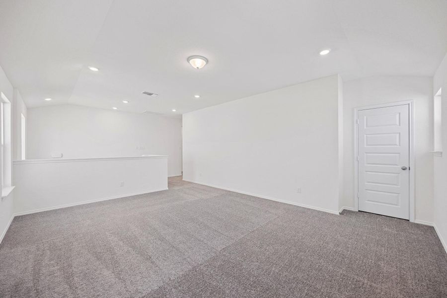 Spacious, unfurnished interior of a new home in Salerno - Classic Collection, Round Rock (Image 27). Spacious, unfurnished interior of a new home in Salerno - Classic Collection, Round Rock (Image 27).