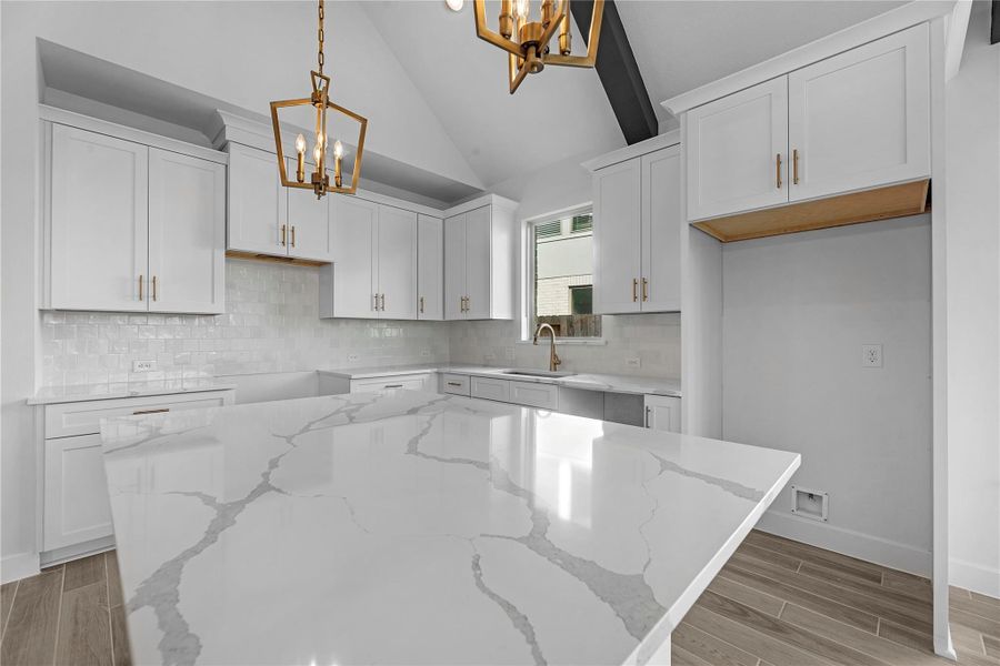 Representative image. Features, selections and colors may vary.