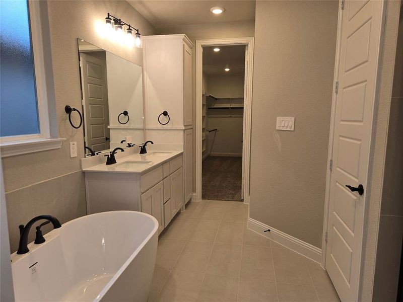Furnished interior view inside a new home in , Rowlett (Image 6).