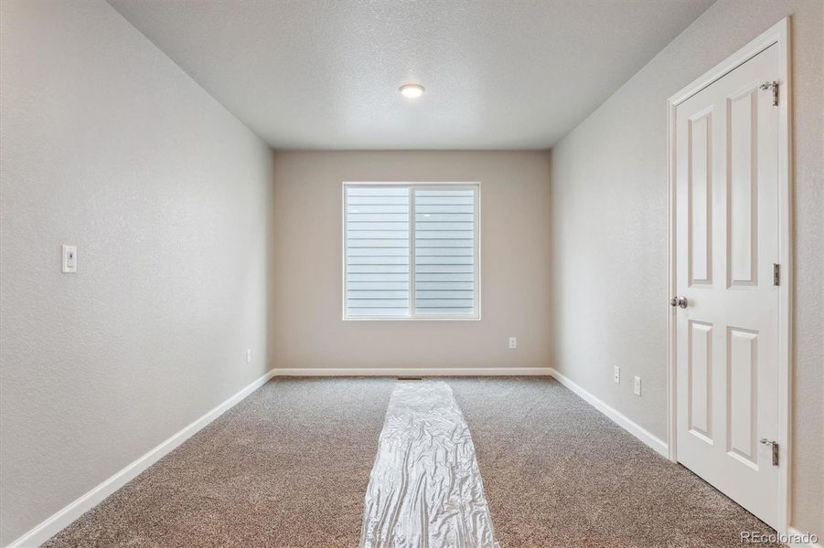 Spacious, unfurnished interior of a new home in Pintail Commons at Johnstown Village, Johnstown (Image 10).