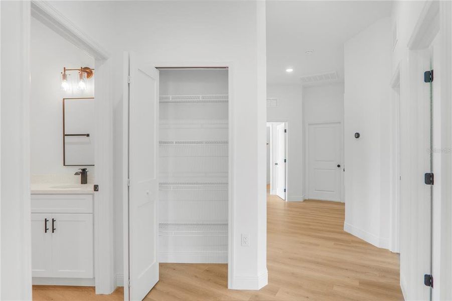 Spacious, unfurnished interior of a new home in , Apopka (Image 33).