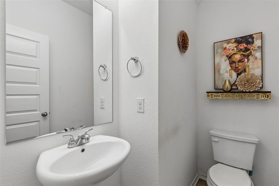 Furnished interior view inside a new home in Cloverleaf Crossing Townhomes, Mesquite (Image 13).