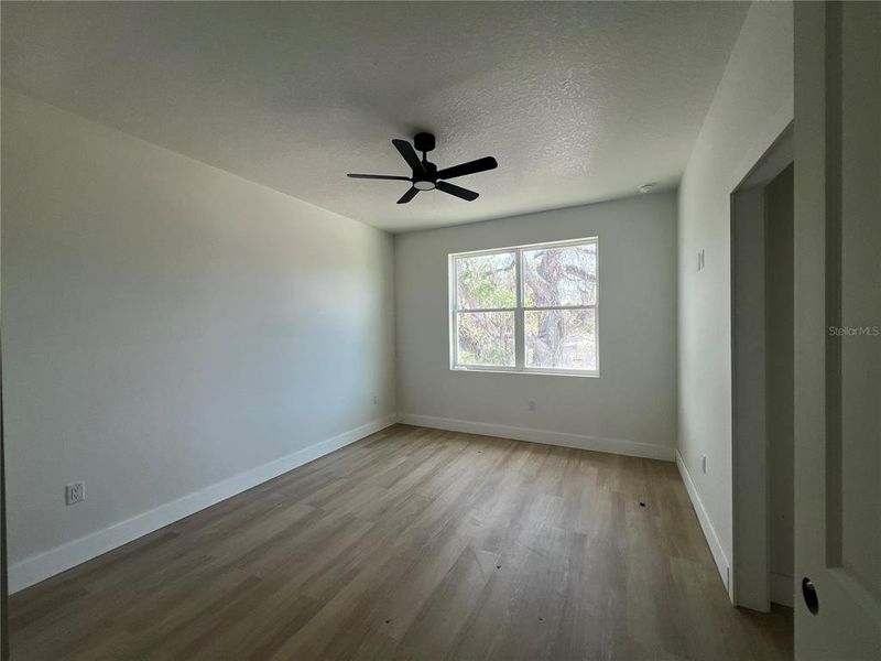 Spacious, unfurnished interior of a new home in , Tampa (Image 5).