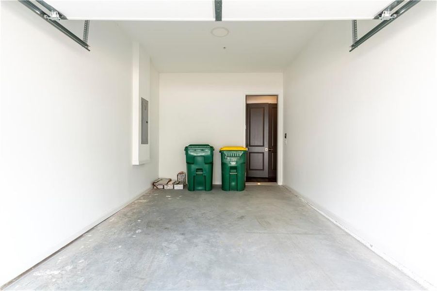 Spacious, unfurnished interior of a new home in Waterside Condos, Peachtree Corners (Image 15).