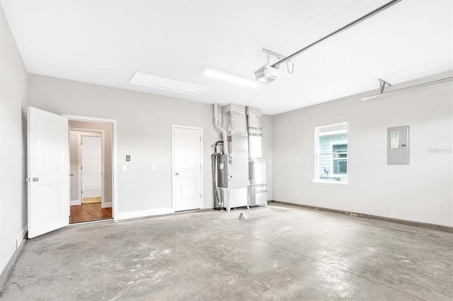 Spacious, unfurnished interior of a new home in Grand Oaks, Gainesville (Image 36).