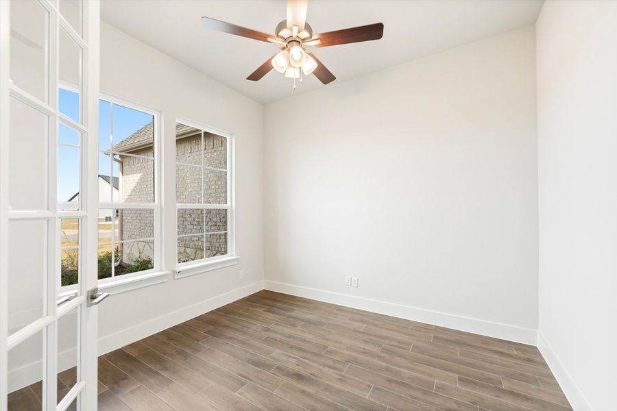 Spacious, unfurnished interior of a new home in Eagle Ridge Estates, Weatherford (Image 18).