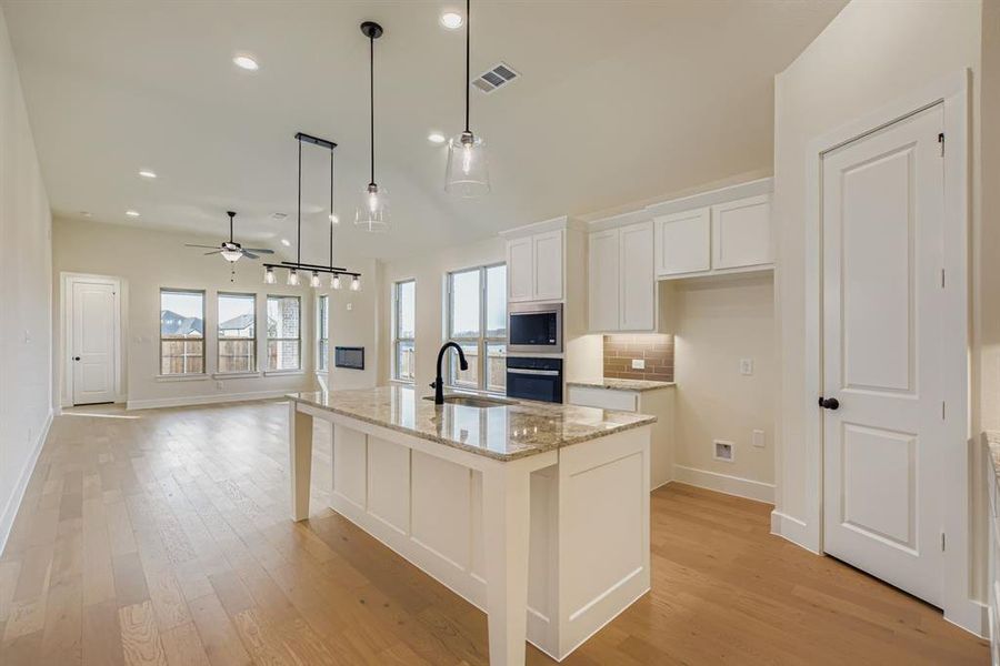 Furnished interior view inside a new home in Hillstead, Lavon (Image 13).