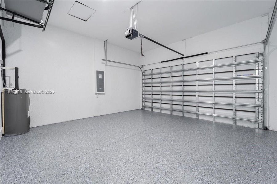Spacious, unfurnished interior of a new home in , Lehigh Acres (Image 13).