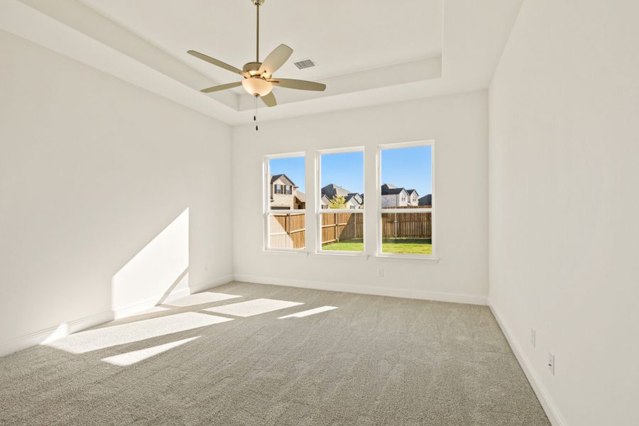 Spacious, unfurnished interior of a new home in Lake Breeze, Lavon (Image 29).