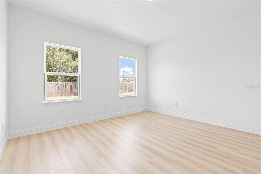 Spacious, unfurnished interior of a new home in , Ocala (Image 29).