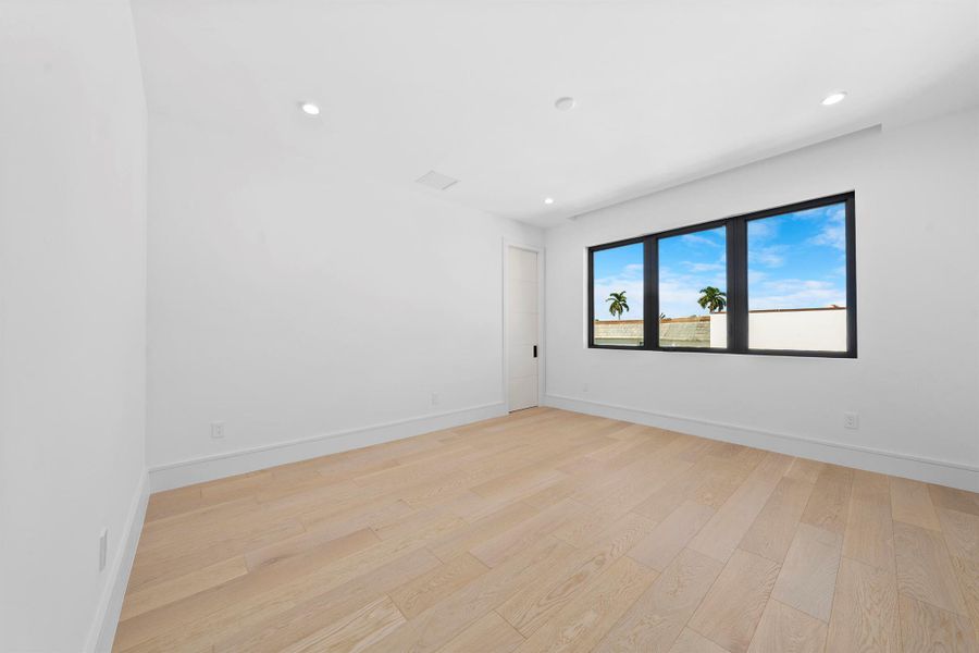 Spacious, unfurnished interior of a new home in , Pompano Beach (Image 26). Spacious, unfurnished interior of a new home in , Pompano Beach (Image 26).
