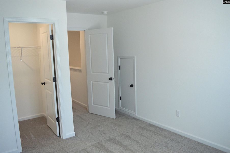 Spacious, unfurnished interior of a new home in Bickley Station, Irmo (Image 24).
