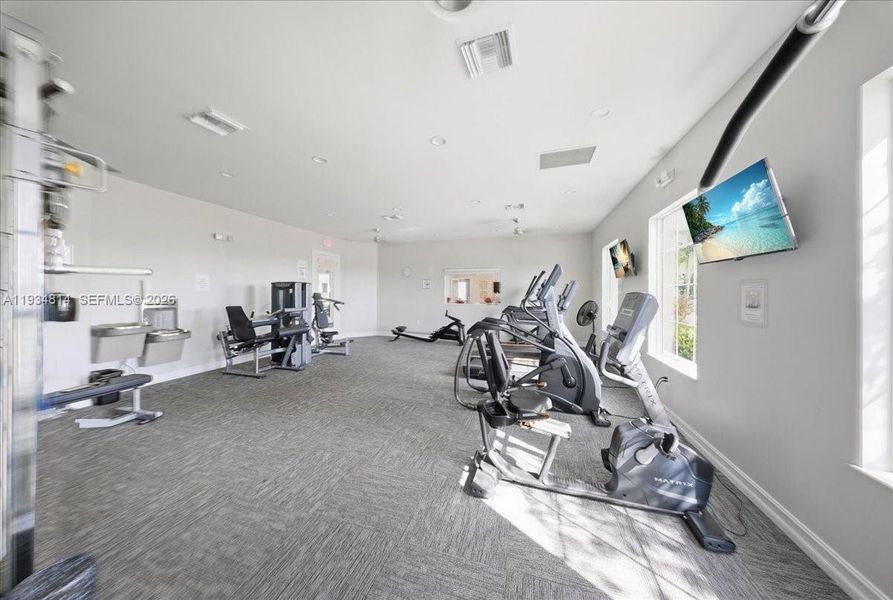 Community amenities in , Naples (Image 31).