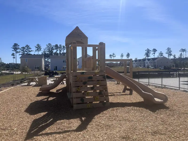 Community amenities in Lindera Preserve at Cane Bay Plantation: Townhomes, Summerville (Image 22). Community amenities in Lindera Preserve at Cane Bay Plantation: Townhomes, Summerville (Image 22).