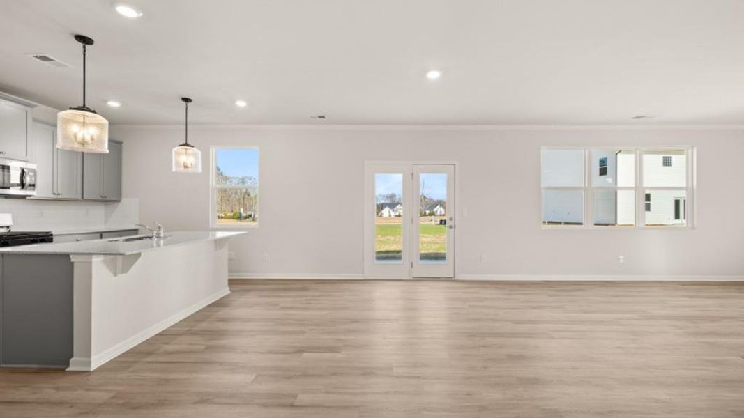 Spacious, unfurnished interior of a new home in Fairway 17 at Mirror Lake, Villa Rica (Image 20).