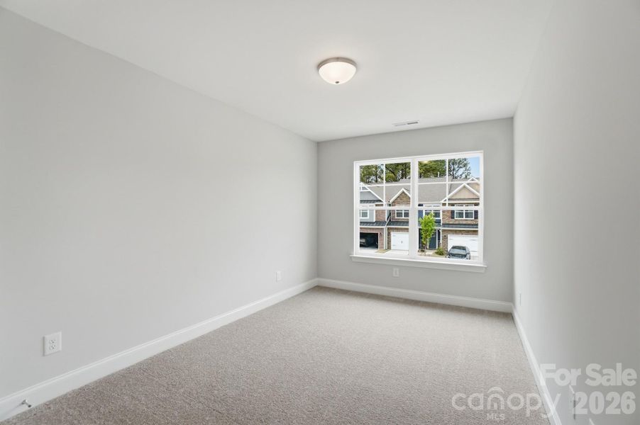 Spacious, unfurnished interior of a new home in Harrisburg Village, Harrisburg (Image 28).