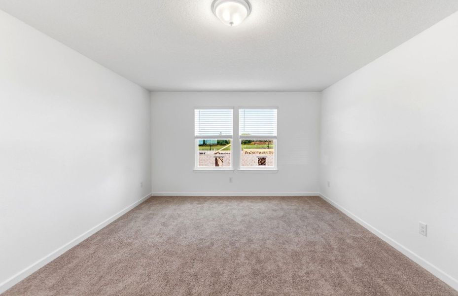 Spacious, unfurnished interior of a new home in Riverwood, Zephyrhills (Image 20).