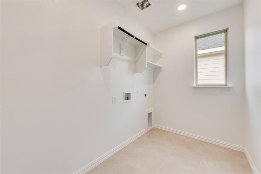 Spacious, unfurnished interior of a new home in Creekside of Crowley, Crowley (Image 22). Spacious, unfurnished interior of a new home in Creekside of Crowley, Crowley (Image 22).