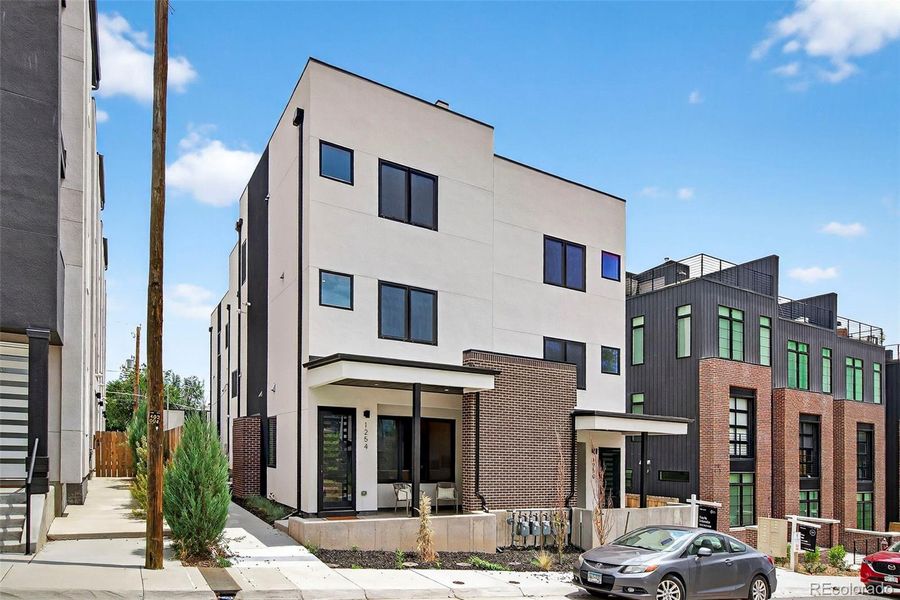 Image 21 of a home in .