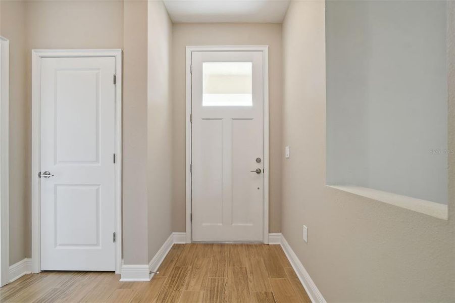 Spacious, unfurnished interior of a new home in , St. Petersburg (Image 13).