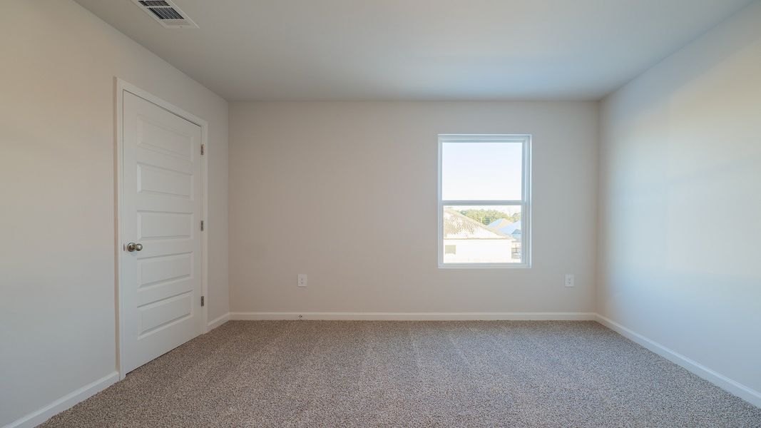 Spacious, unfurnished interior of a new home in Olson Ridge, Tallahassee (Image 19).