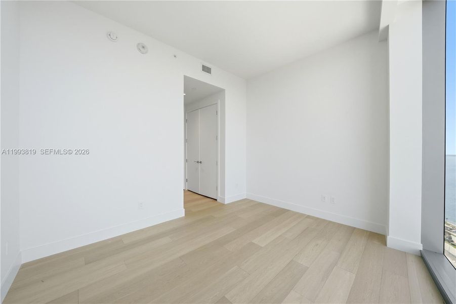 Spacious, unfurnished interior of a new home in , Miami (Image 31).