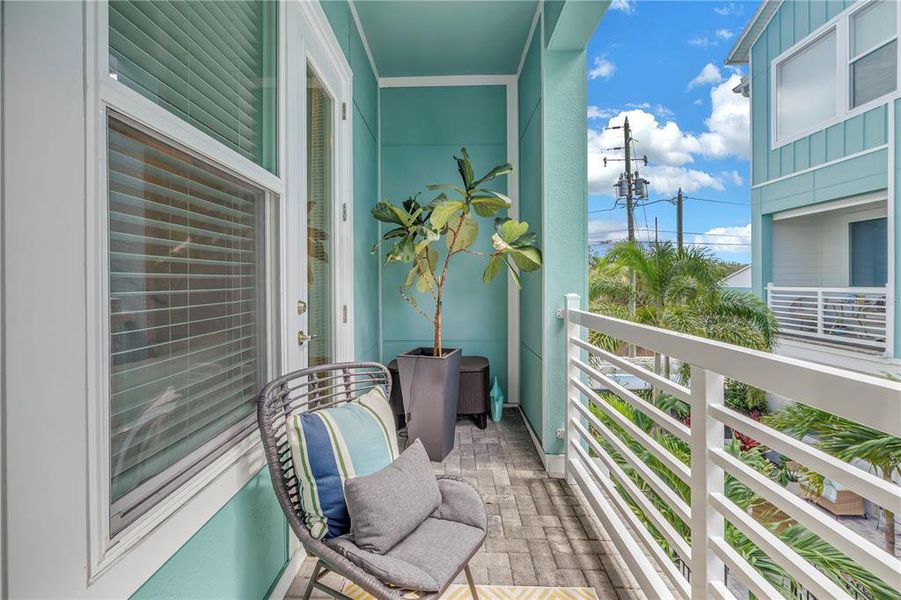 Furnished interior view inside a new home in , St. Petersburg (Image 39).