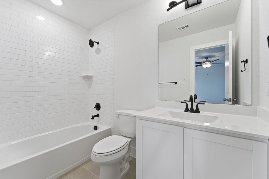 Furnished interior view inside a new home in Sagebrook, Argyle (Image 7). Furnished interior view inside a new home in Sagebrook, Argyle (Image 7).