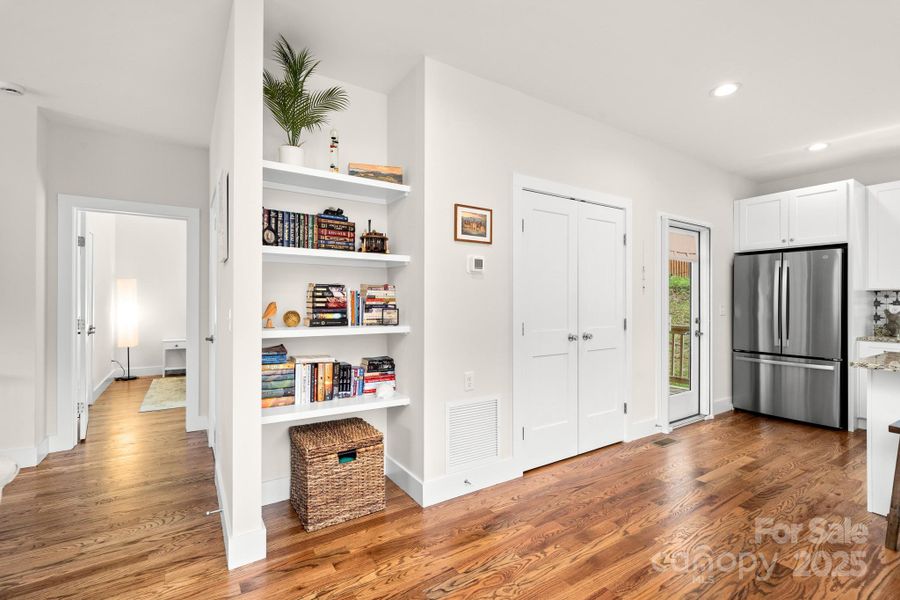 Beautiful built-ins and large, double door pantry. Beautiful built-ins and large, double door pantry.